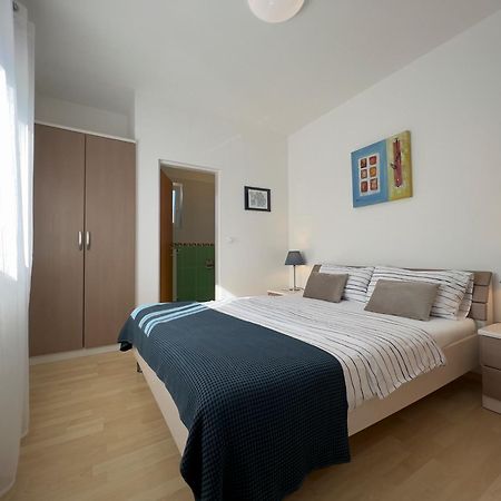 Stay In The Heart Of Porec - 50M To The Beach 外观 照片