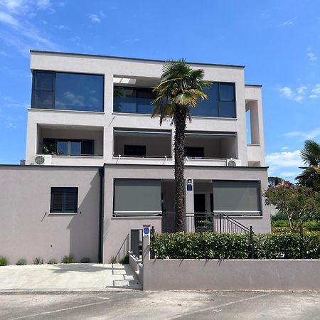 Stay In The Heart Of Porec - 50M To The Beach 外观 照片