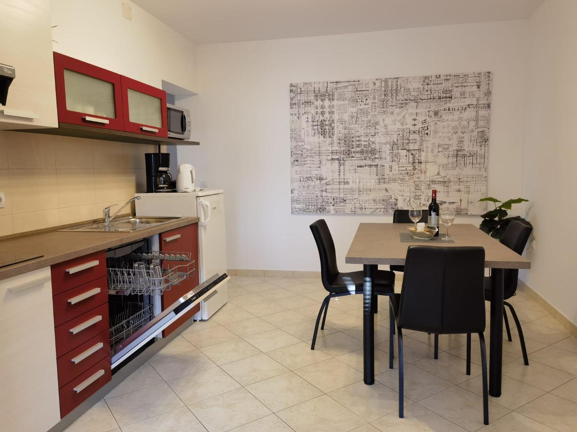 Stay In The Heart Of Porec - 50M To The Beach 外观 照片